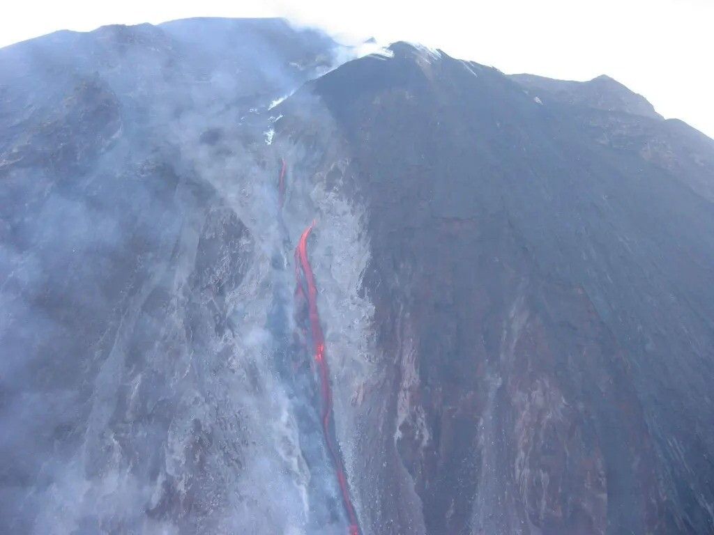 Colata di lava sulla Sciara del Fuoco, Stromboli