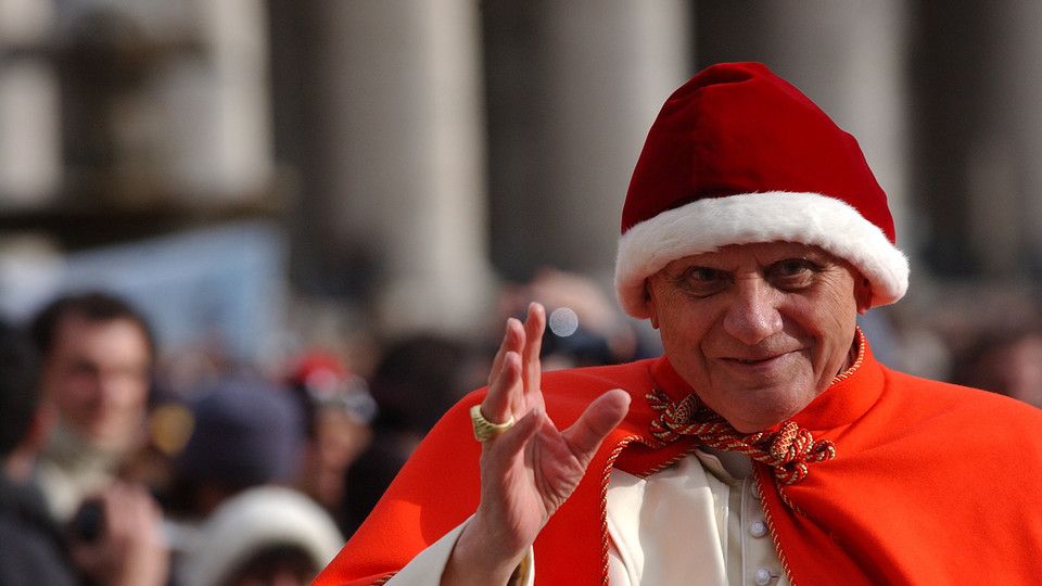 Papa Benedetto XVI, durante le feste di Natale