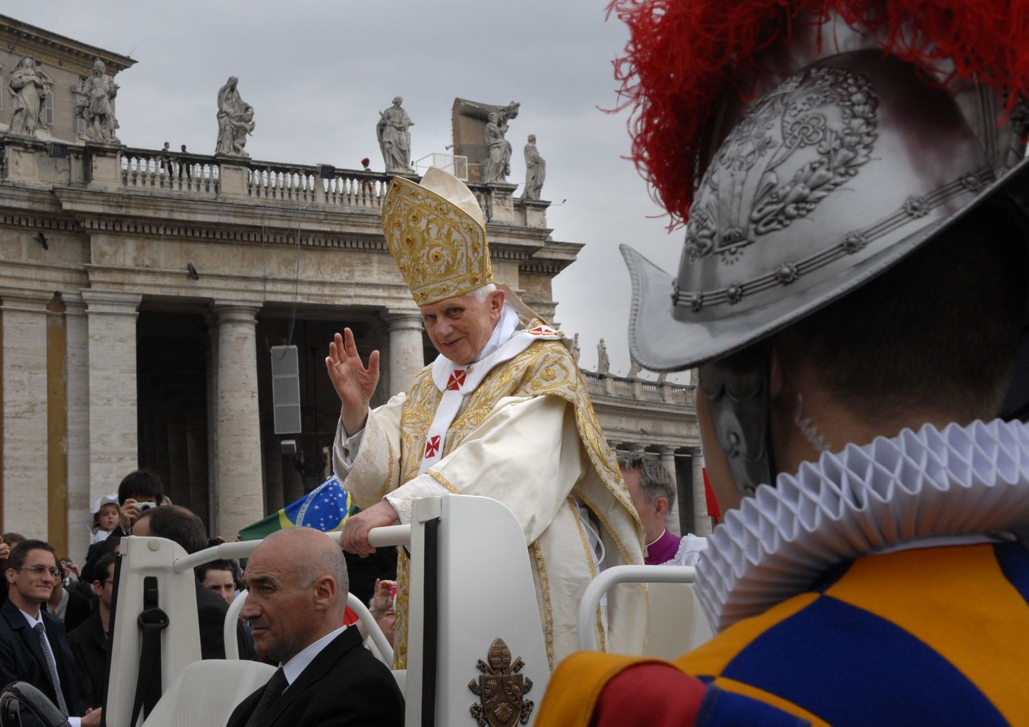 papa ratzinger dimissioni latino discorso