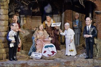 politici presepe sfida popolarita statuine pastore