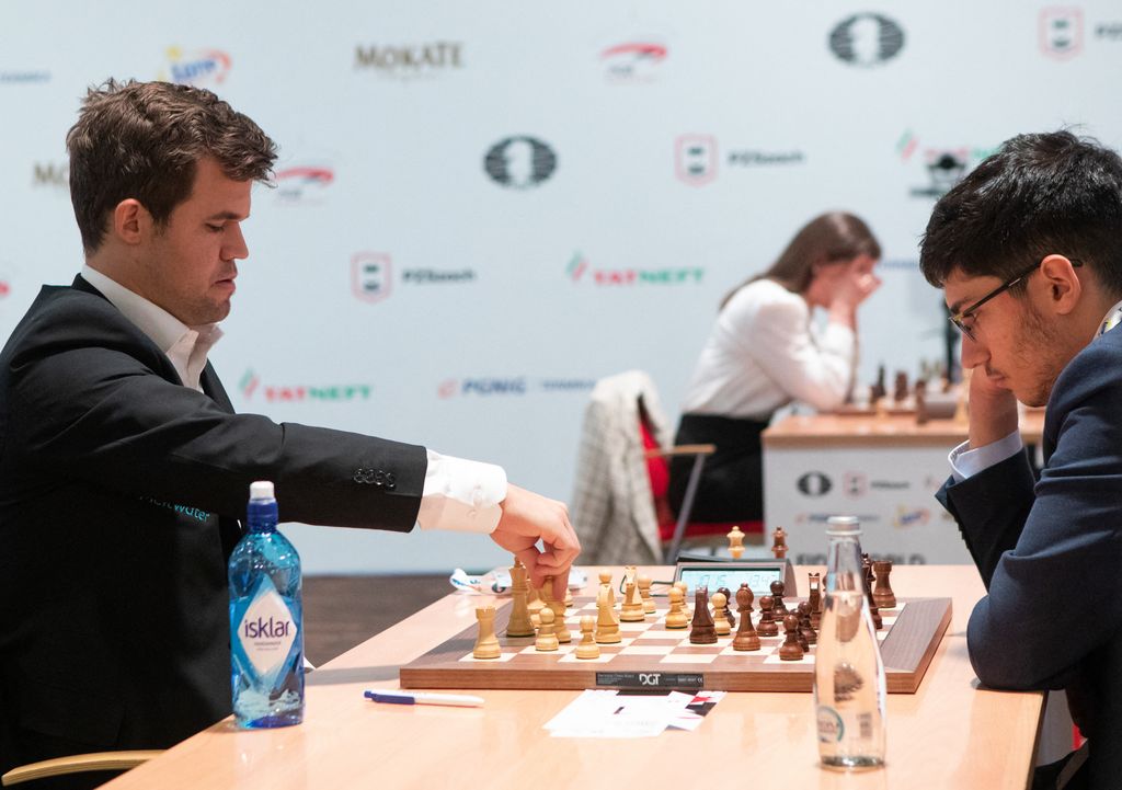 Carlsen e Firouzja