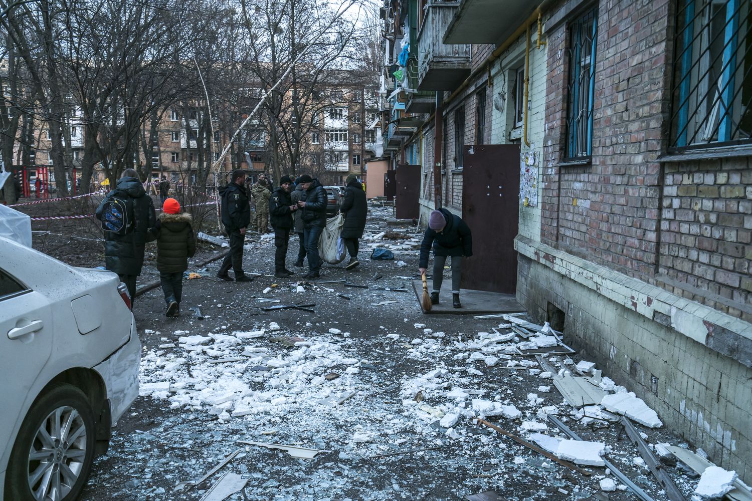 Conseguenze di un attacco missilistico russo a Kiev