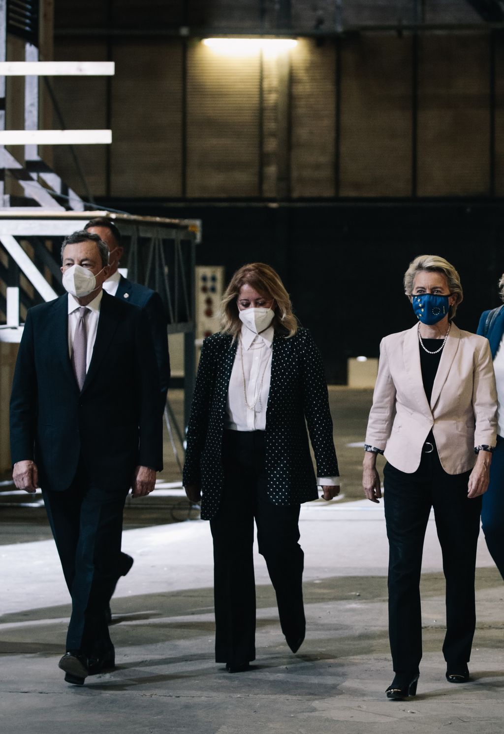 Chiara Sbarigia con L'ex presidente del Consiglio Mario Draghi e la presidente della Commissione Europea Ursula von der Leyen