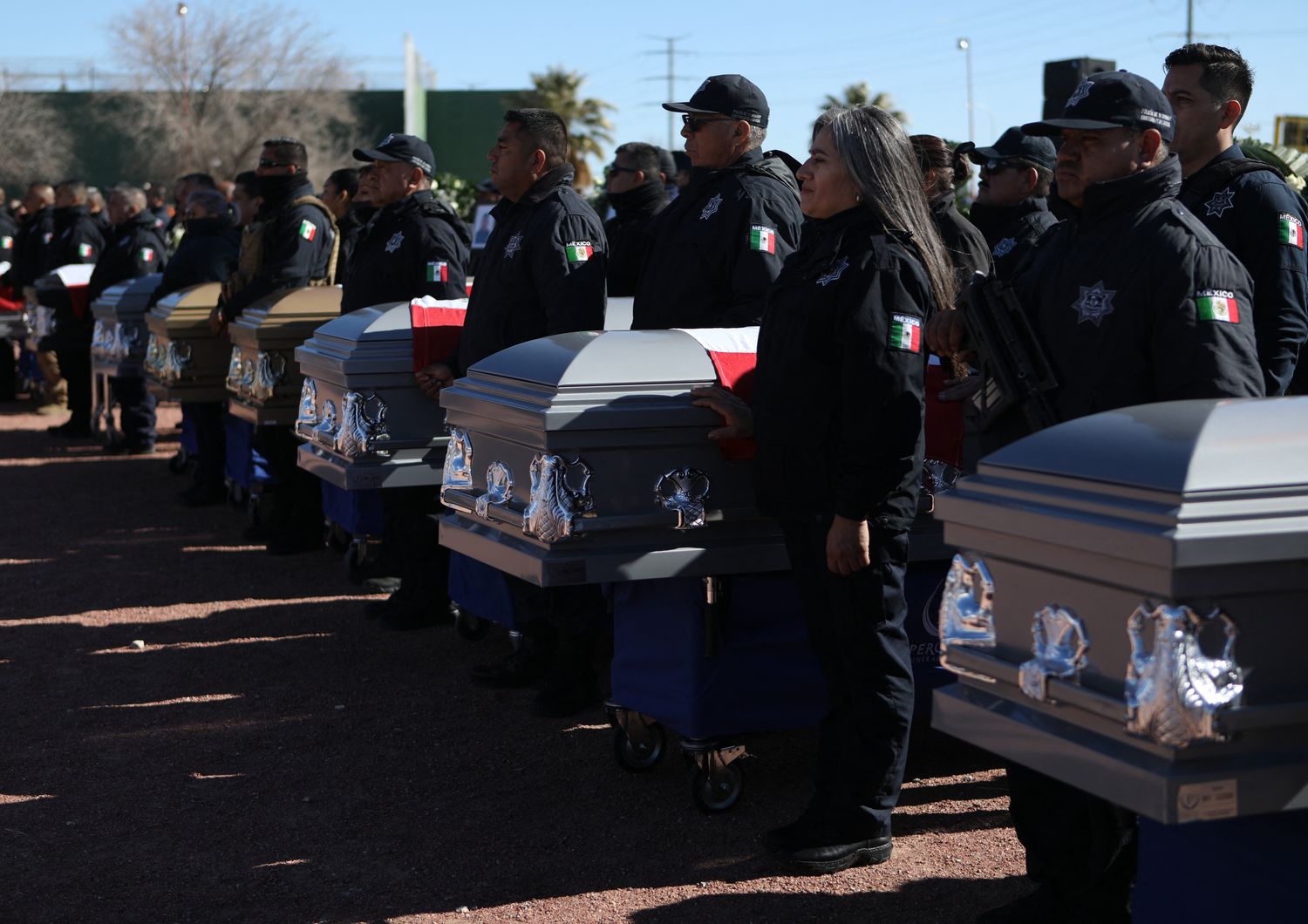 Funerale degli agenti di sicurezza del carcere di Ciudad Juarez, uccisi nel corso della maxi rivolta di domenica scorsa quando &egrave; evaso &quot;El Neto&quot;