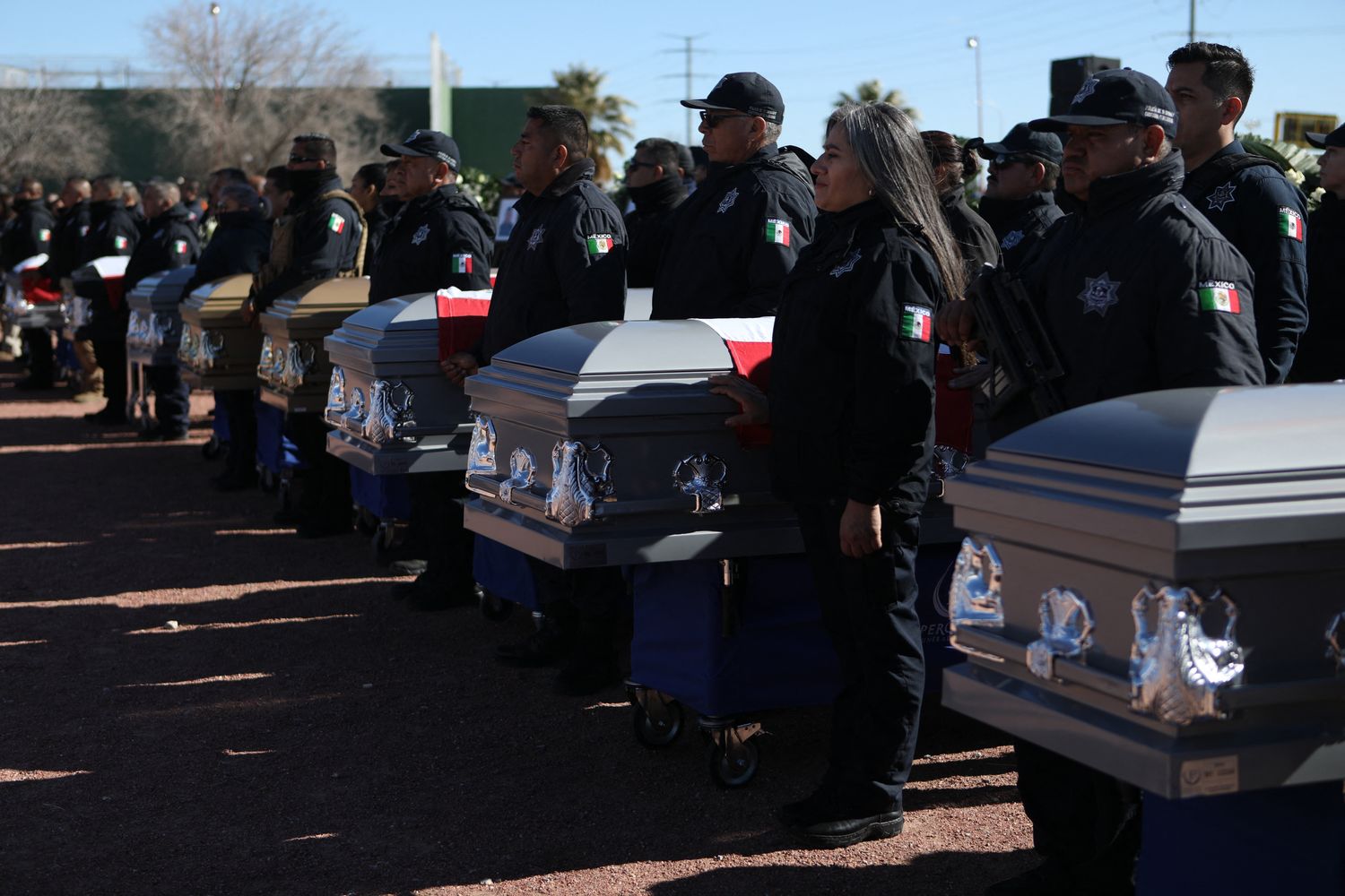 Funerale degli agenti di sicurezza del carcere di Ciudad Juarez, uccisi nel corso della maxi rivolta di domenica scorsa quando &egrave; evaso &quot;El Neto&quot;