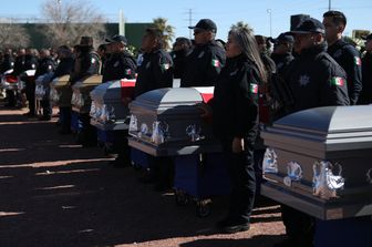 Funerale degli agenti di sicurezza del carcere di Ciudad Juarez, uccisi nel corso della maxi rivolta di domenica scorsa quando &egrave; evaso &quot;El Neto&quot;