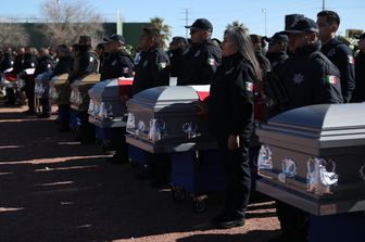 Funerale degli agenti di sicurezza del carcere di Ciudad Juarez, uccisi nel corso della maxi rivolta di domenica scorsa quando &egrave; evaso &quot;El Neto&quot;