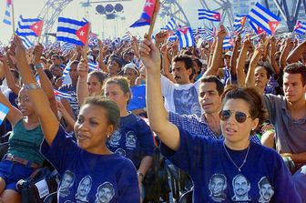 Una manifestazione a Cuba per la liberazione di spie de L'Avana detenute negli Stati Uniti