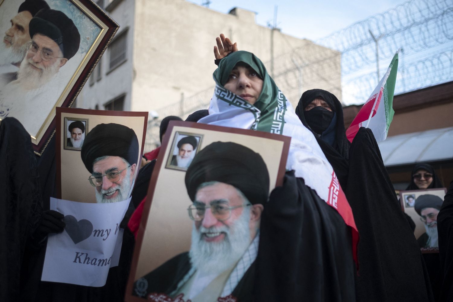 Iran, morte a Khamenei