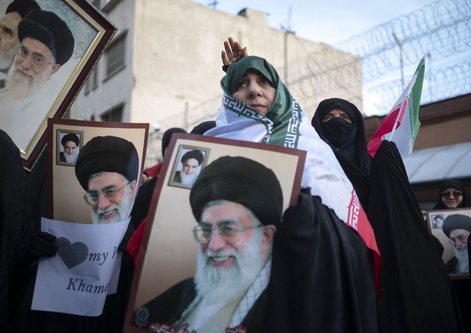 Iran, morte a Khamenei