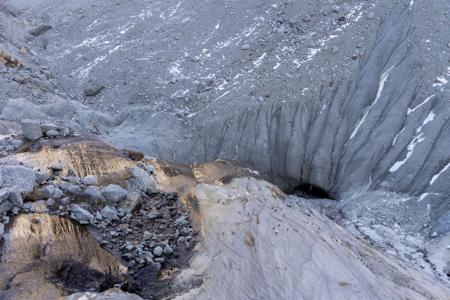 Con un clima eccezionalmente caldo e secco, i ghiacciai delle Alpi francesi ed europee si sono sciolti come mai prima d'ora&nbsp;