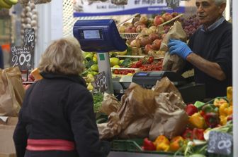 Frutta e verdura al mercato Testaccio a Roma &nbsp;