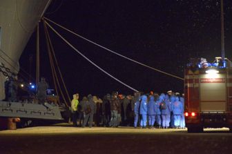 Un tragetto attraccato al porto &nbsp;