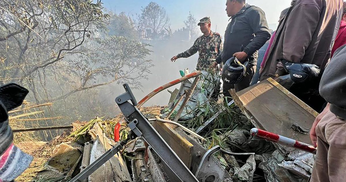 Nepal: aereo si schianta con 72 persone a bordo, almeno 67 morti