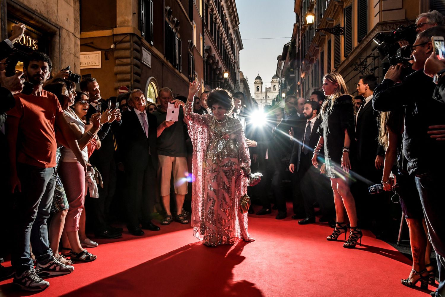 Gina Lollobrigida festeggia il suo 90esimo compleanno a Roma in via Condotti