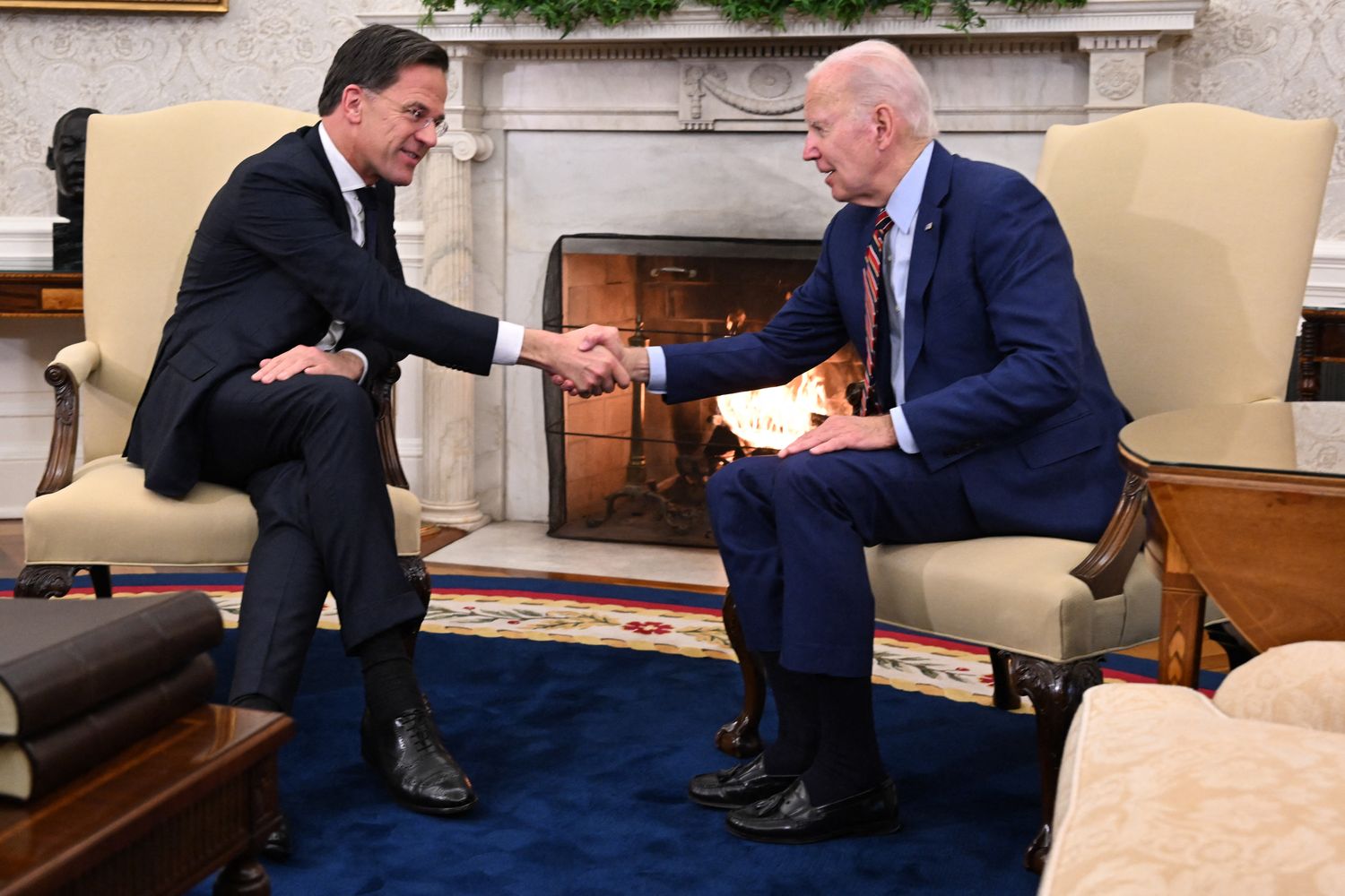 Il premier olandese, Mark Rutte, e quello americano, Joe Biden, alla Casa Bianca
