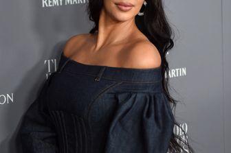 gb kim kardashian acquista croce di attallah indossata da diana