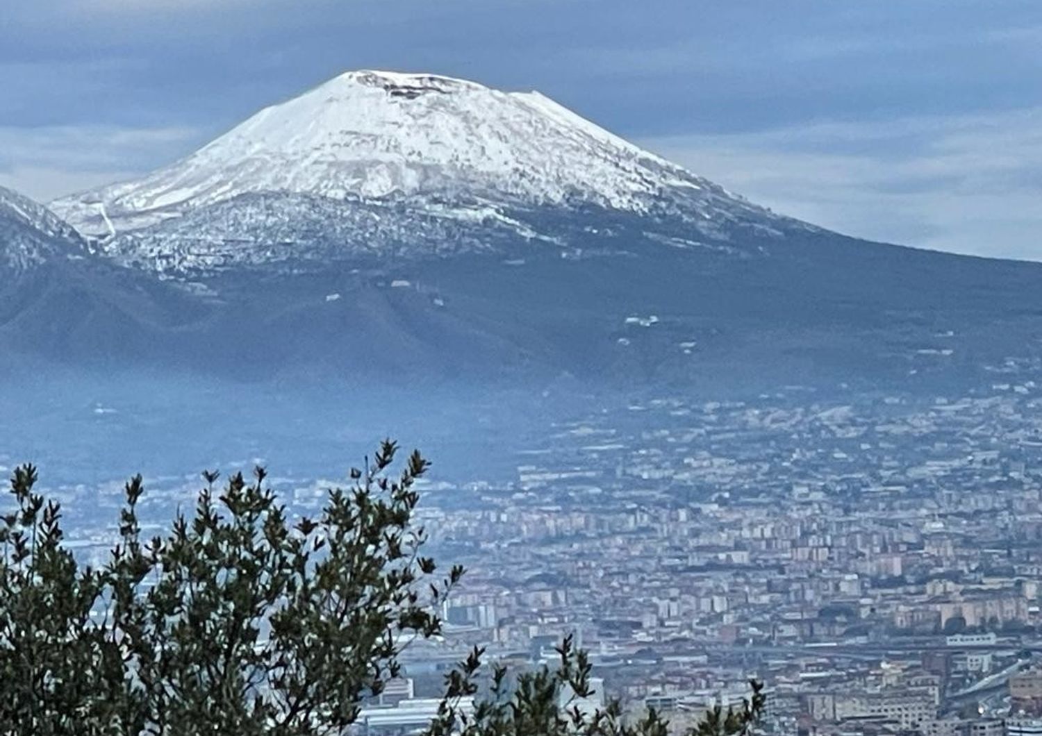 Neve sul Vesuvio