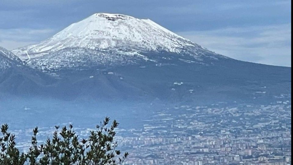 Neve sul Vesuvio