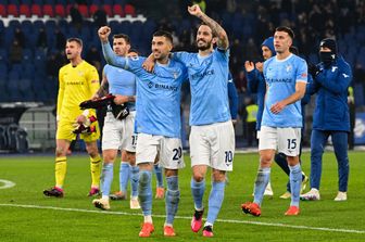 lazio cala poker vince contro milan crisi