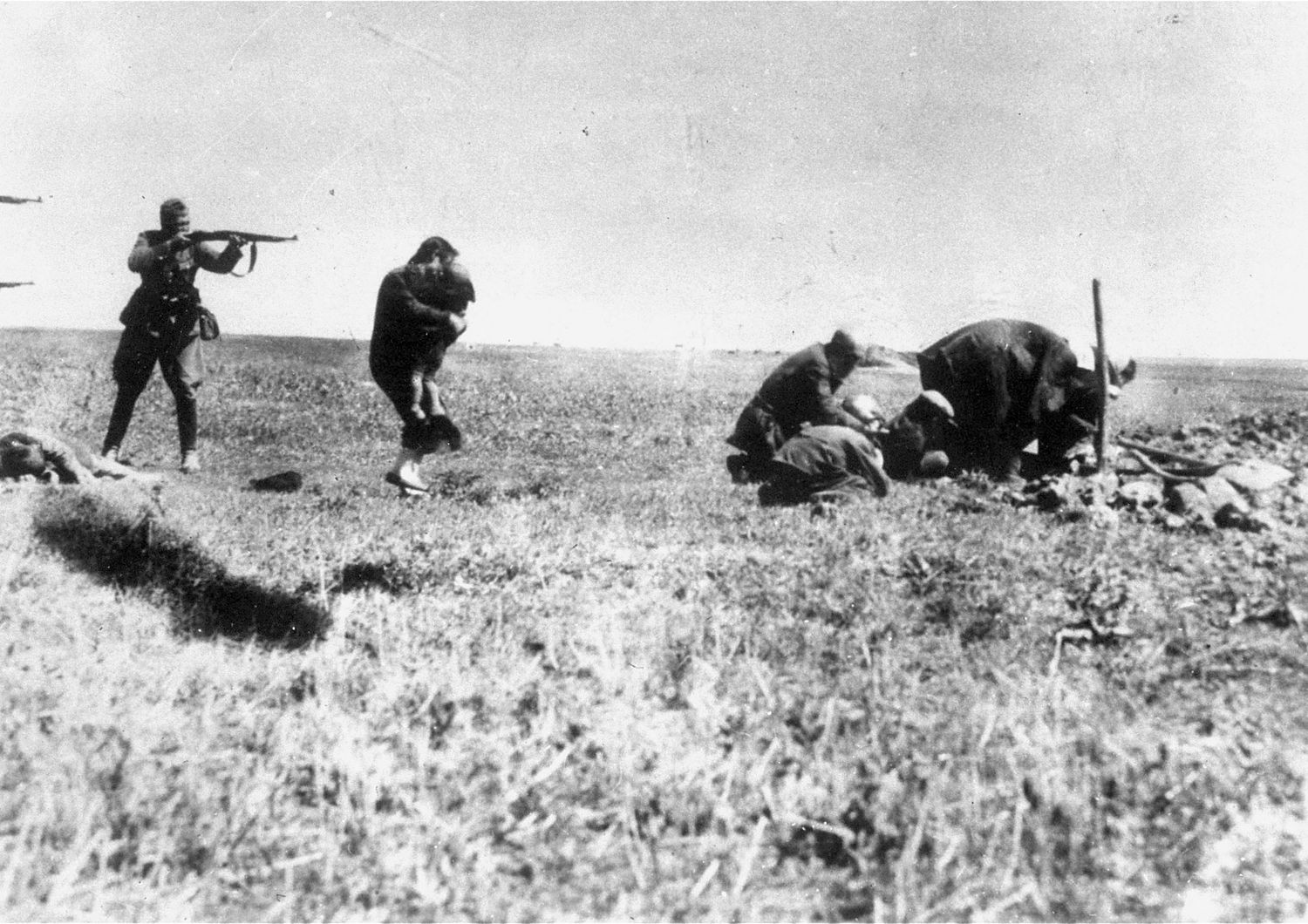 Esecuzione di ebrei di Kiev da parte delle unit&agrave; dell'esercito tedesco (Einsatzgruppen) vicino a Ivangorod, in Ucraina&nbsp;