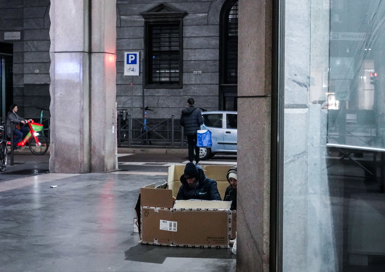Un senzatetto a Milano