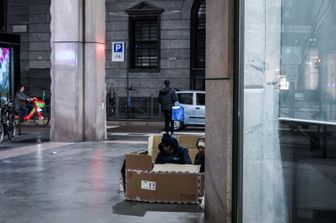 Un senzatetto a Milano