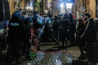 Tensioni tra polizia e dimostranti a Piazza Trilussa
