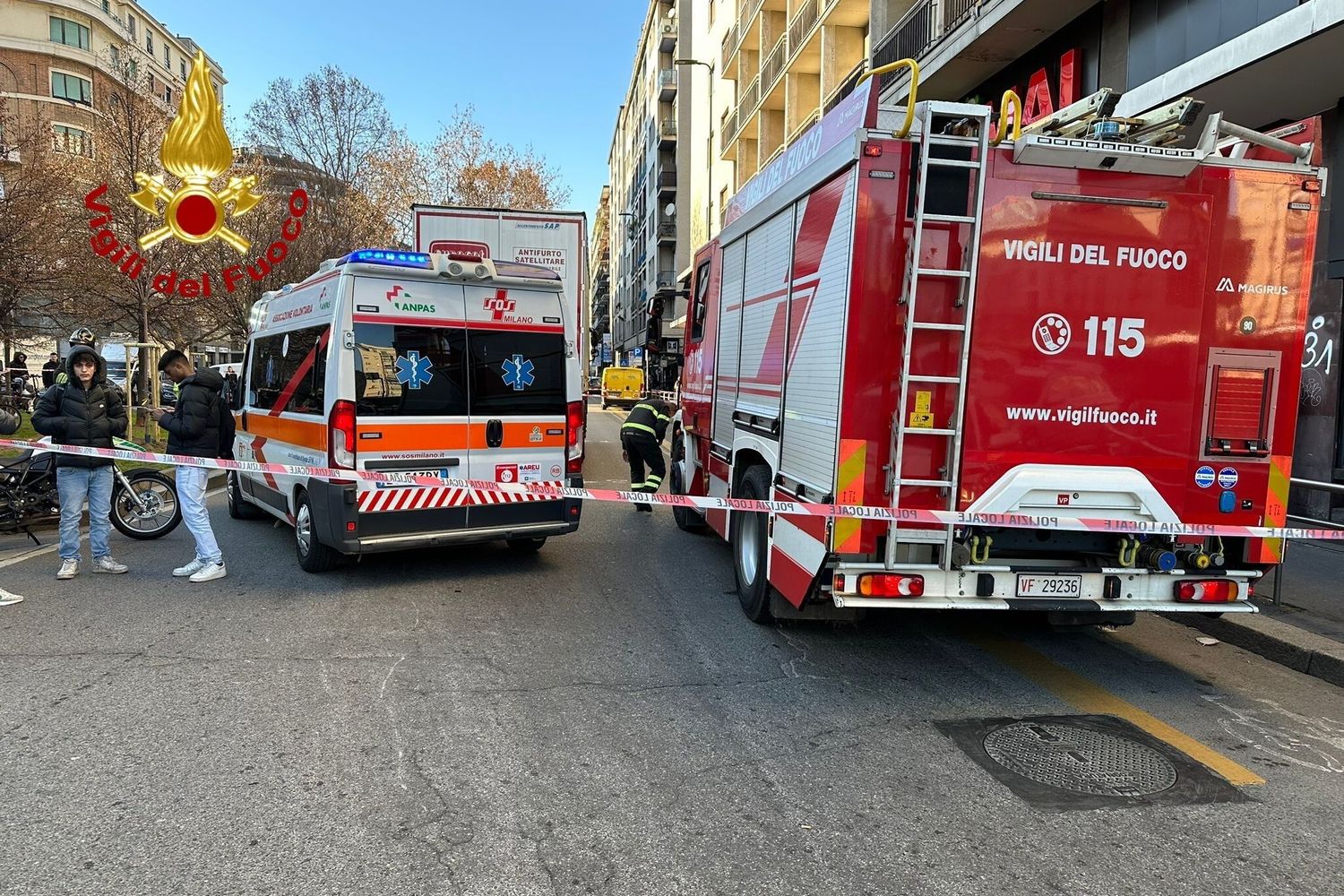 Il luogo dell'incidente a Piazzale Loreto