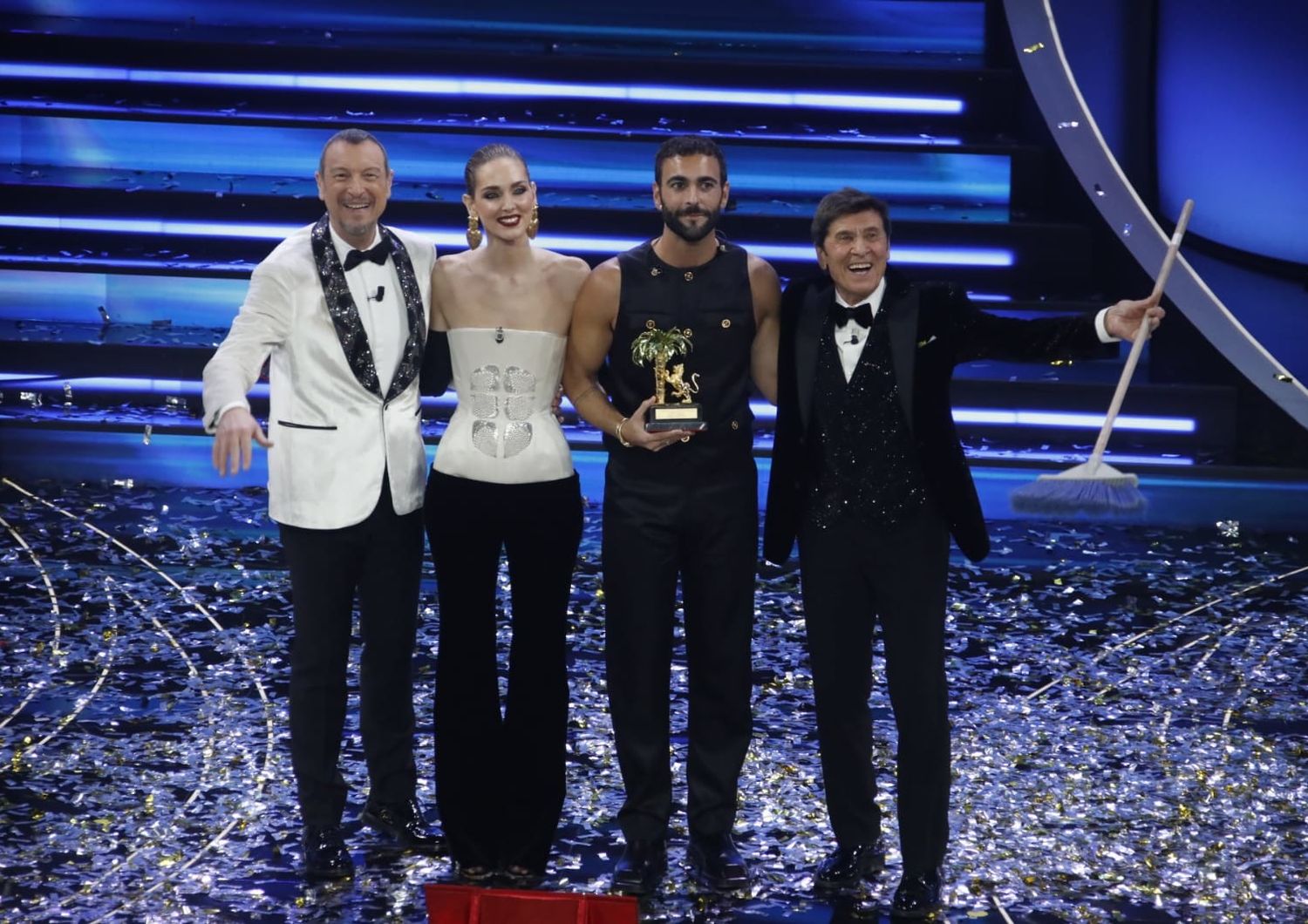 Marco Mengoni premiato a Sanremo