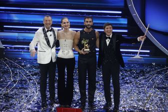 Marco Mengoni premiato a Sanremo