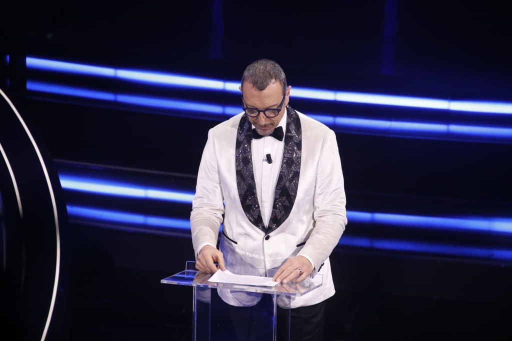 Amadeus legge il messaggio di Zelensky