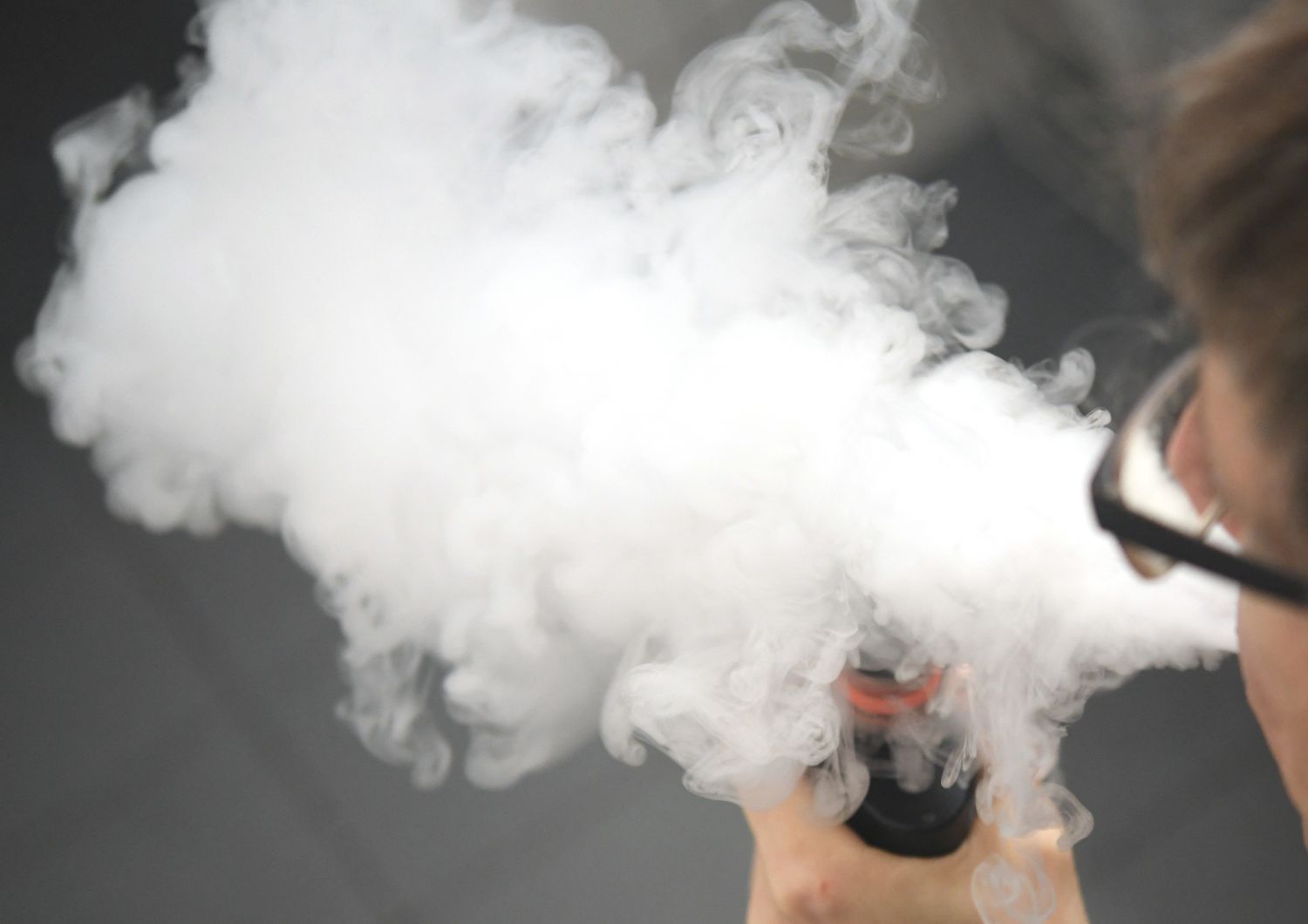 vaporizzatore&nbsp;e-cigarettes svapo aereo