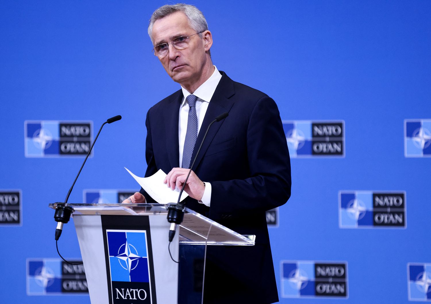 Jens Stoltenberg in conferenza stampa a Bruxelles &nbsp;