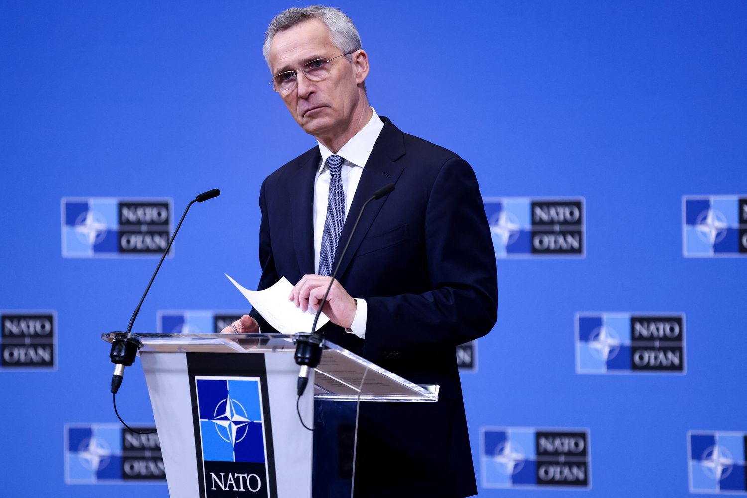 Jens Stoltenberg in conferenza stampa a Bruxelles &nbsp;