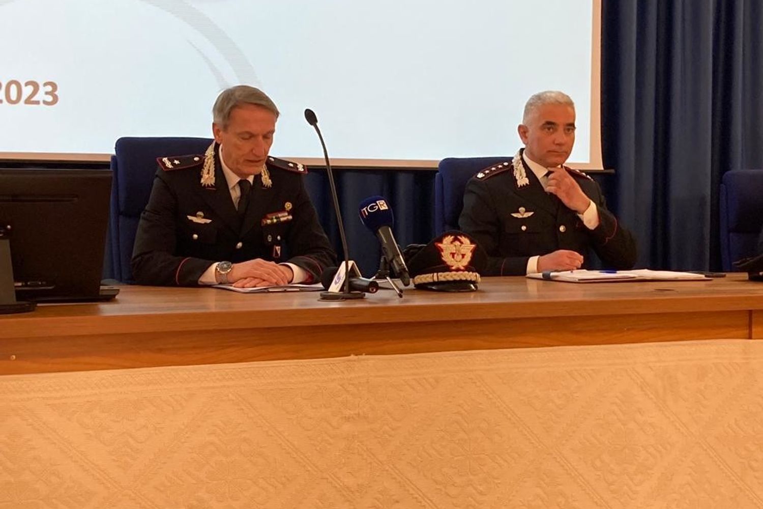 Il comandante provinciale dei carabinieri di Cagliari, generale Luca Corbellotti, e il colonnello Gianluca Valerio, vicecomandante dei Ros