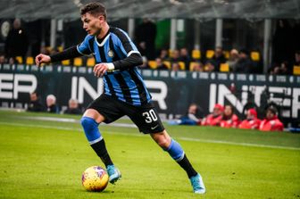 Sebastiano Esposito con la maglia dell'Inter