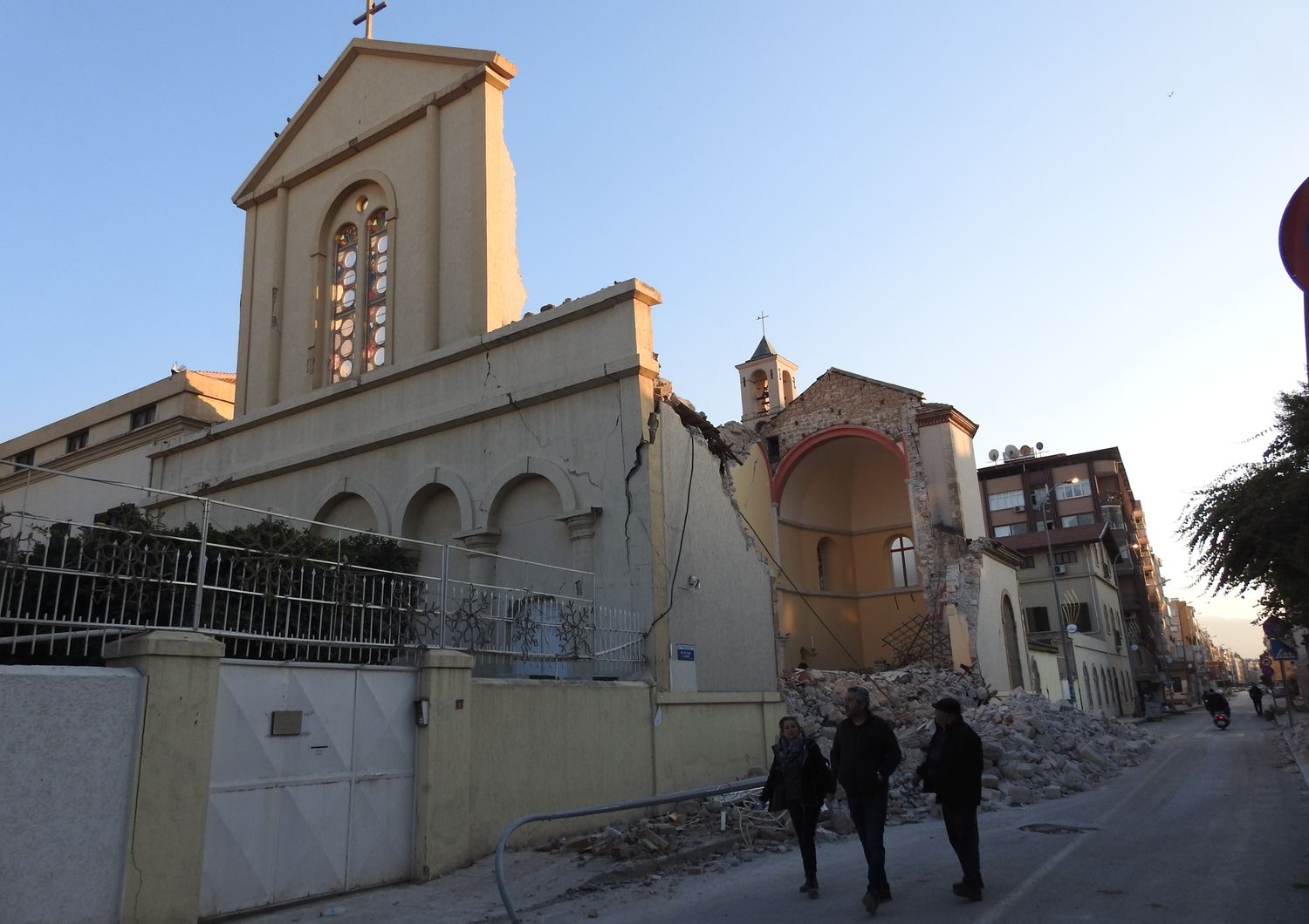 viaggio a Alessandretta, la chiesa dei cattolici di Turchia distrutta dal sisma