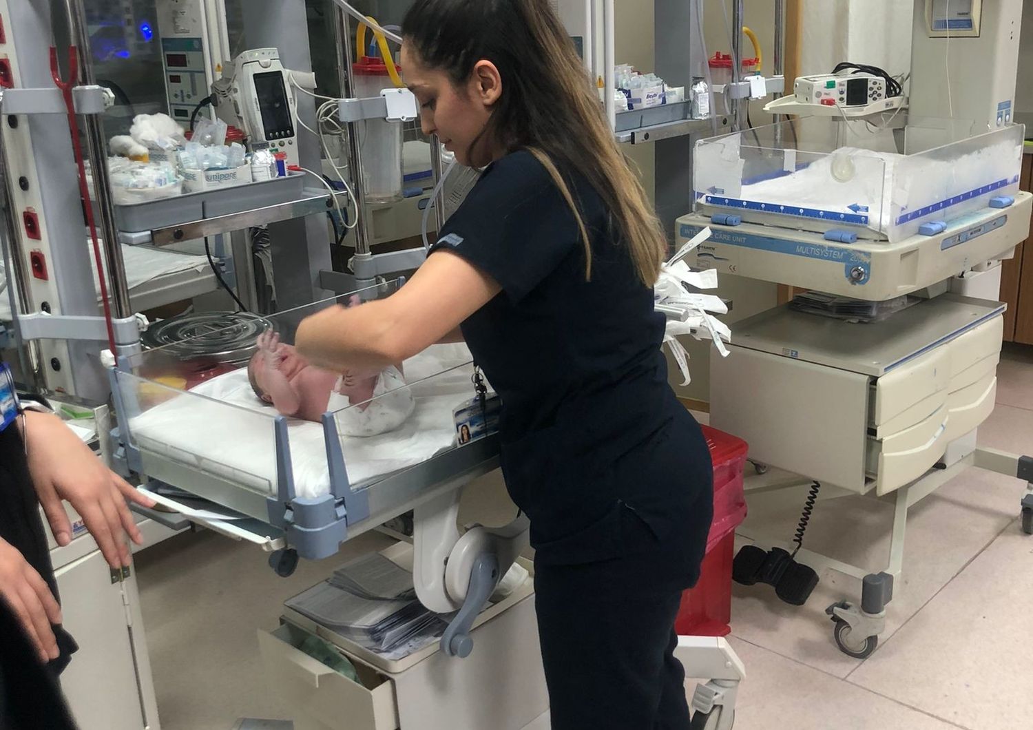 gli eroi del sisma tra le infermiere corse a salvare i neonati di Gaziantep