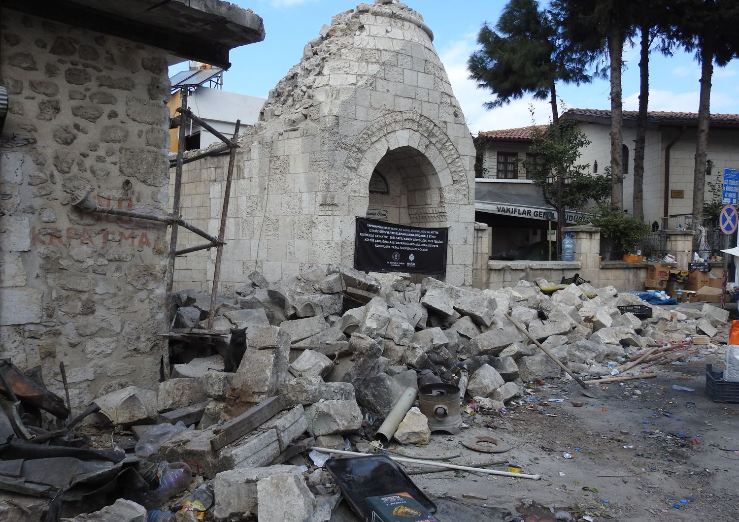 La moschea distrutta