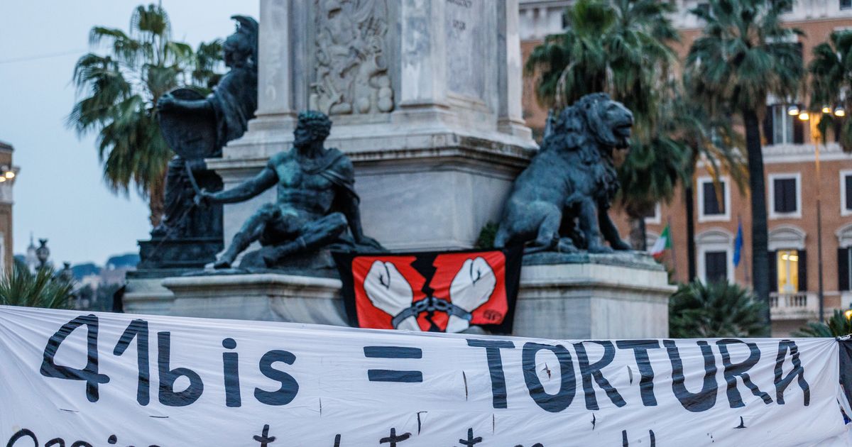 Alfredo Cospito resta al 41 bis. "Ora rifiuta i farmaci"