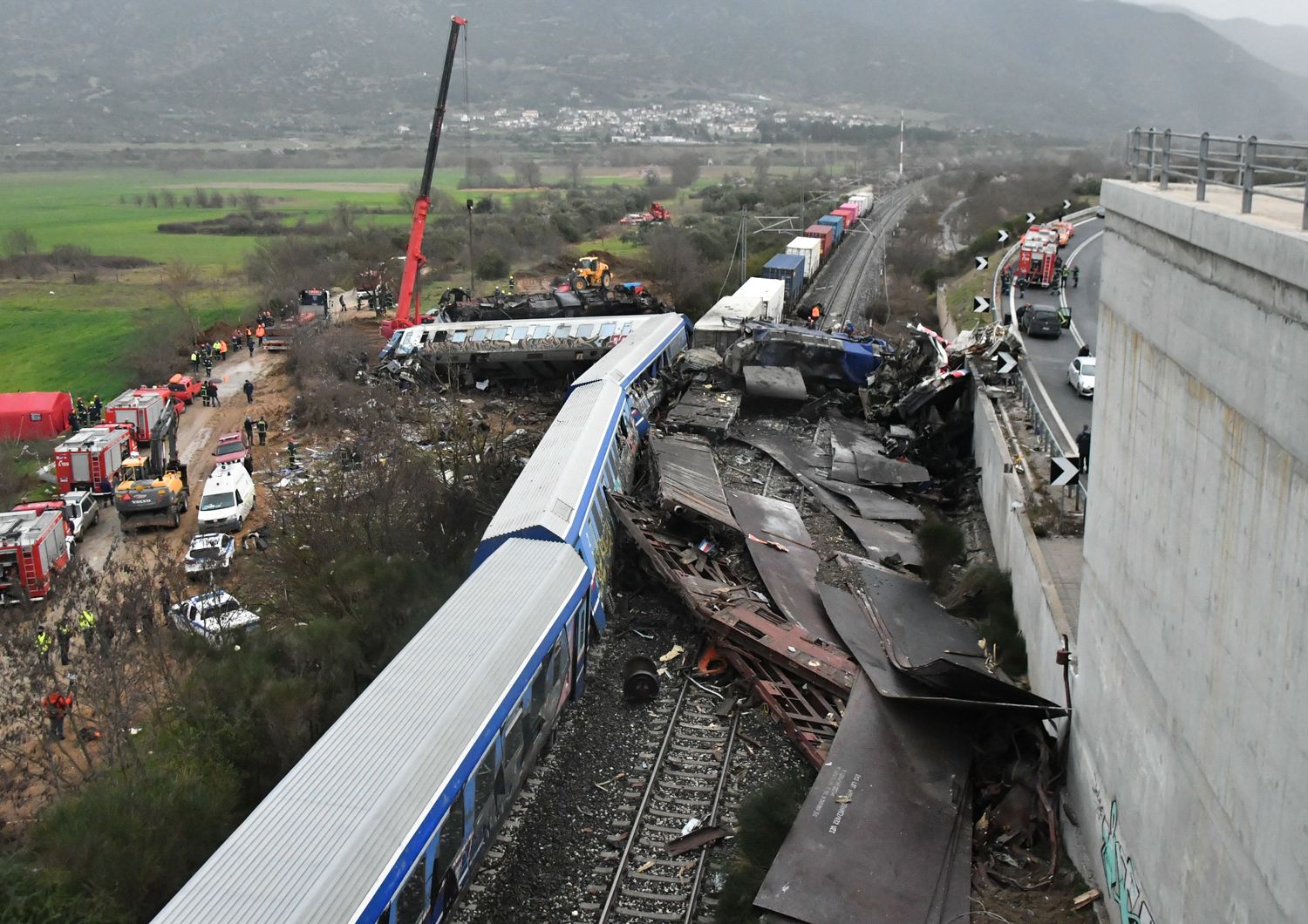 scontro treni Grecia morti e feriti