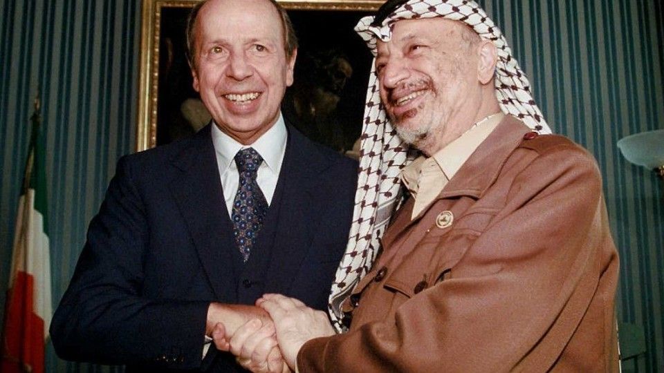 Lamberto Dini con Yasser Arafat&nbsp;