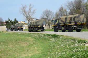 I camion militari trasportano, il 24 marzo 2020,  le bare dei pazienti deceduti per infezione da Covid-19 da Bergamo a Bologna&nbsp;