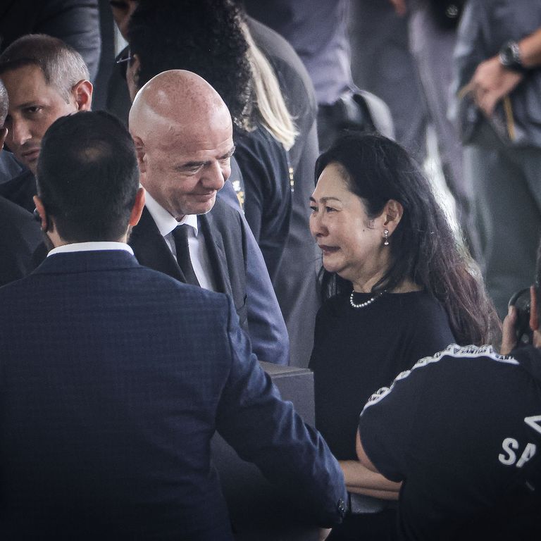 La vedova di Pel&eacute; Marcia Cibele Aoki ai funerali del campione&nbsp;