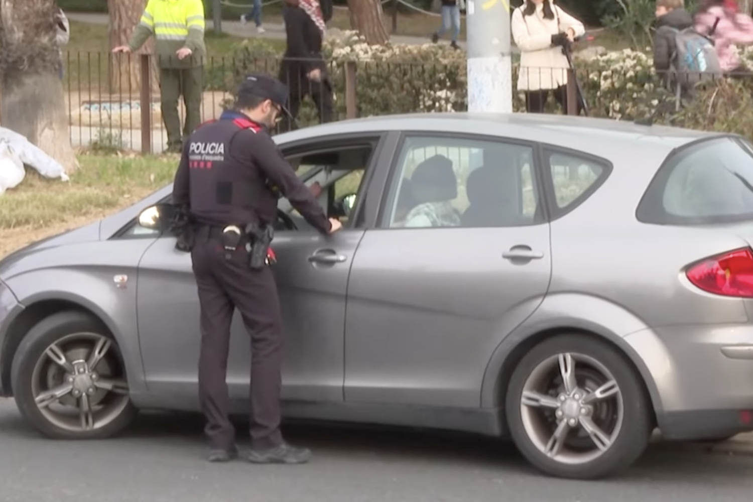 L'auto della donna che ha investito le manifestanti