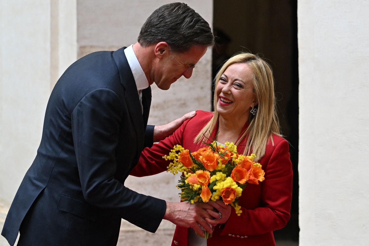 Rutte e Meloni, rispettivamente premier di Olanda e Italia