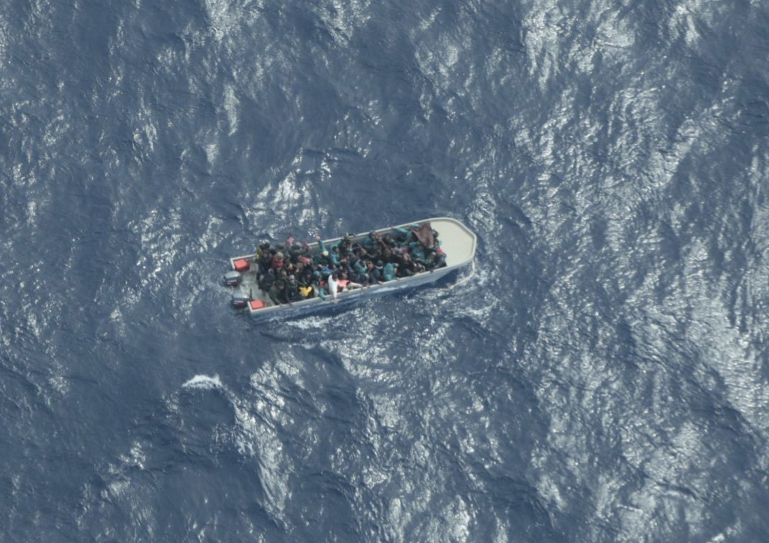 Il barcone con 47 persone a bordo naufragato la largo della Libia