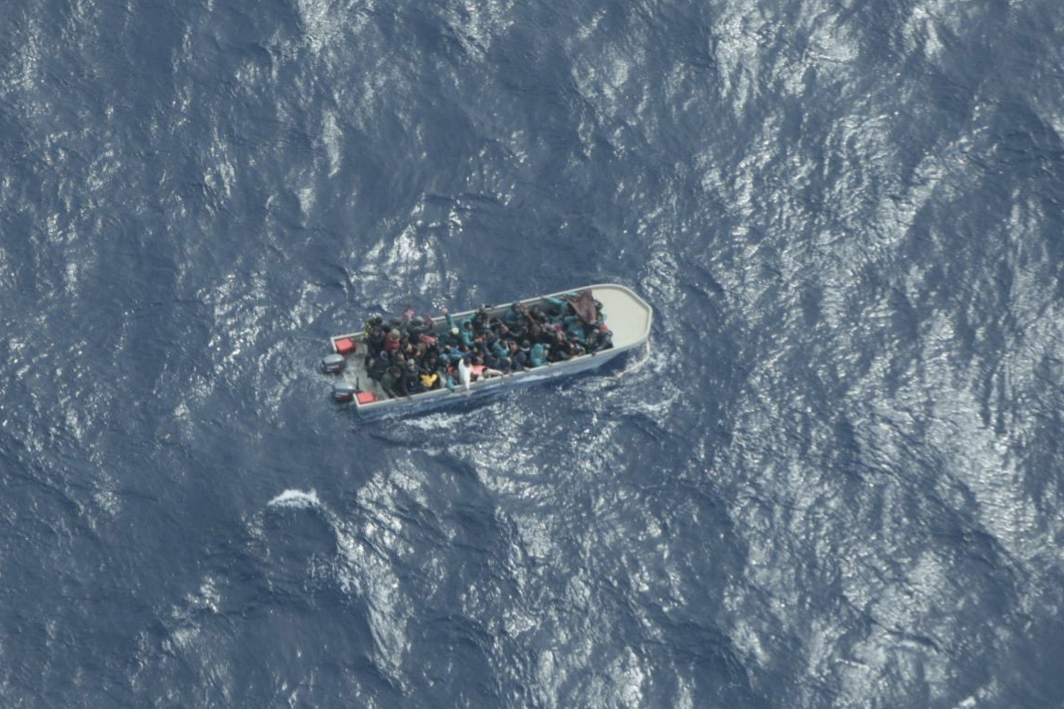 Il barcone con 47 persone a bordo naufragato la largo della Libia