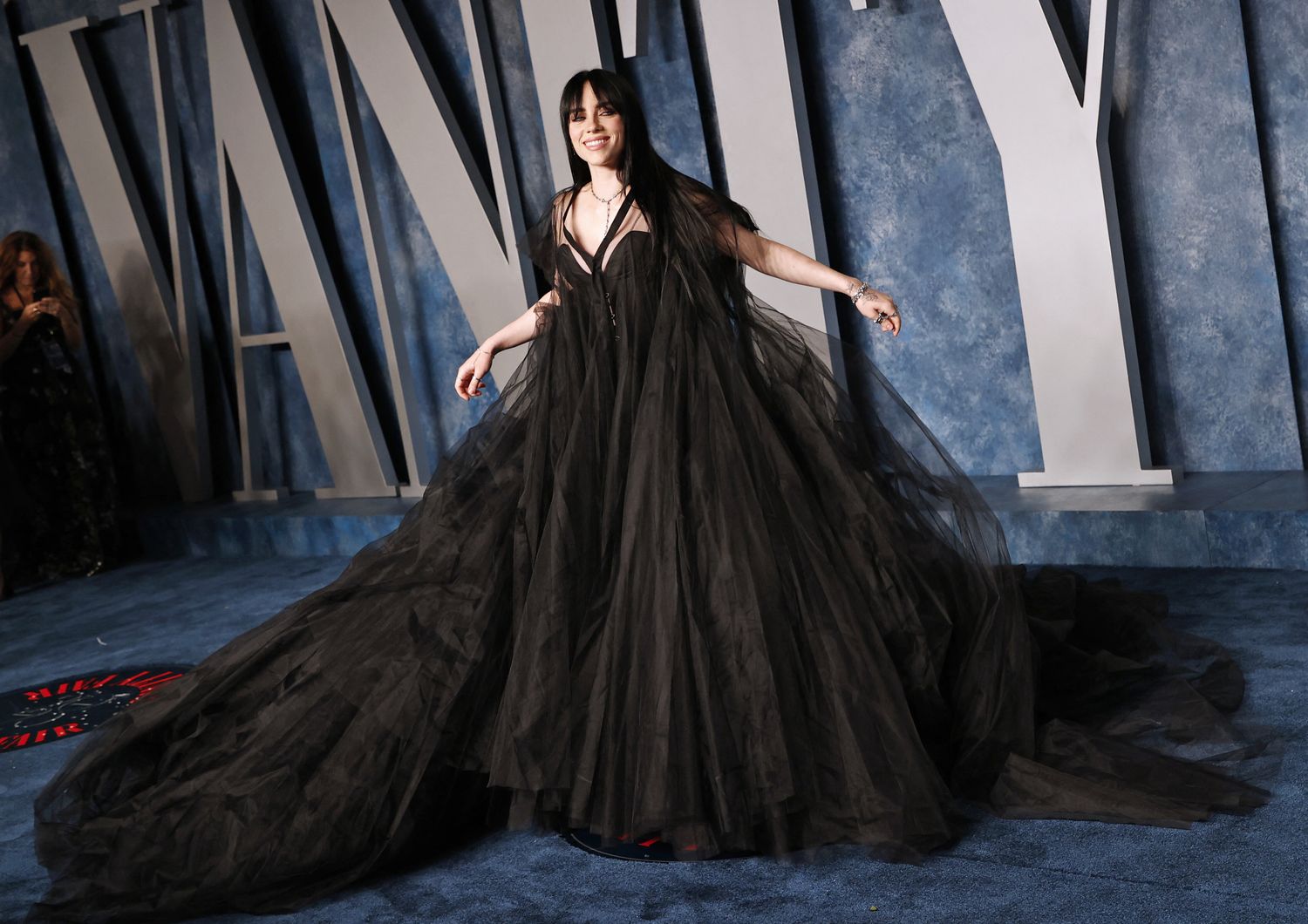 Billie Eilish alla festa di Vanity Fair dopo la notte degli Oscar 2023